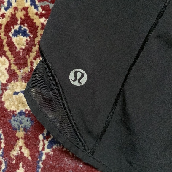 Lululemon hotty hot shorts - Picture 3 of 3
